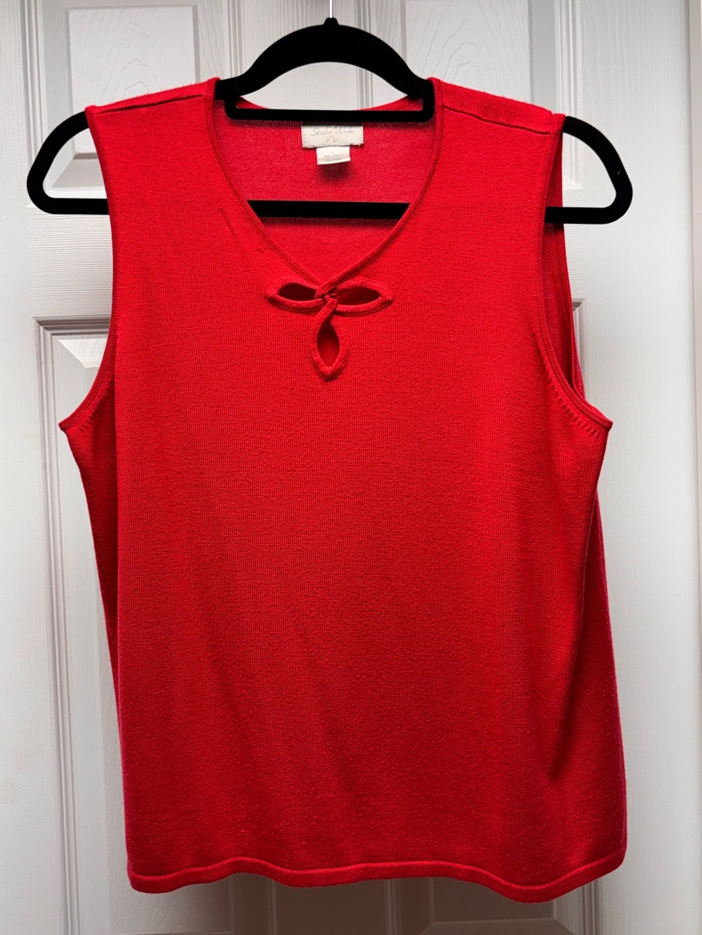 Studio Works Red Sleeveless Sweater Knit Top – Women’s Size Large